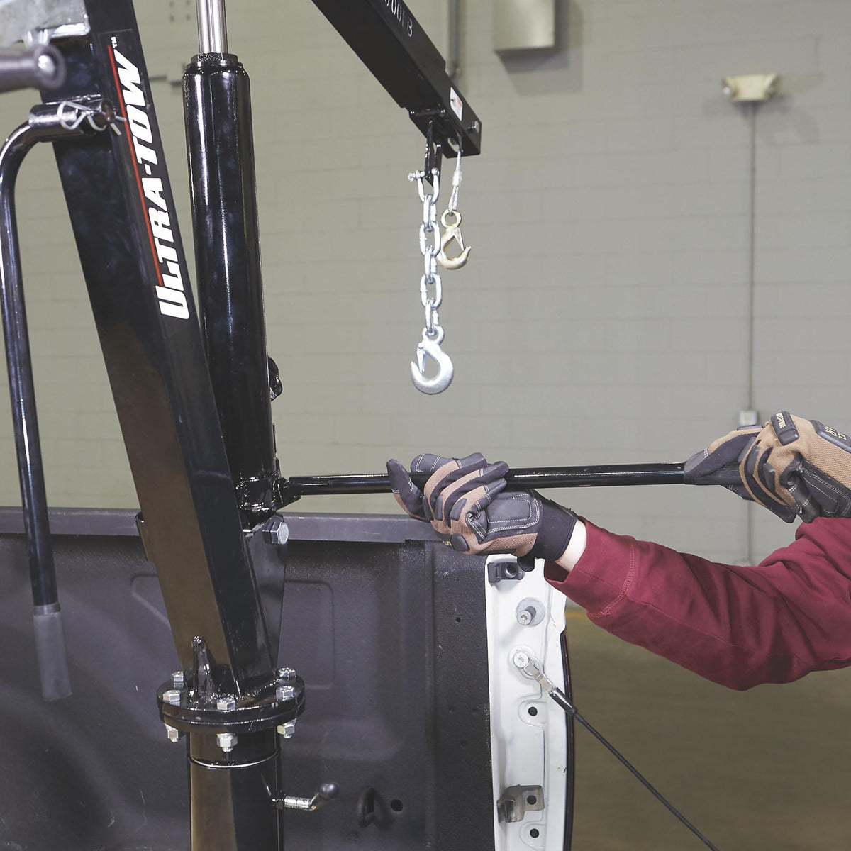 Hydraulic Pickup Truck Crane with Hand Winch 2000-Lb. Capacity A4442