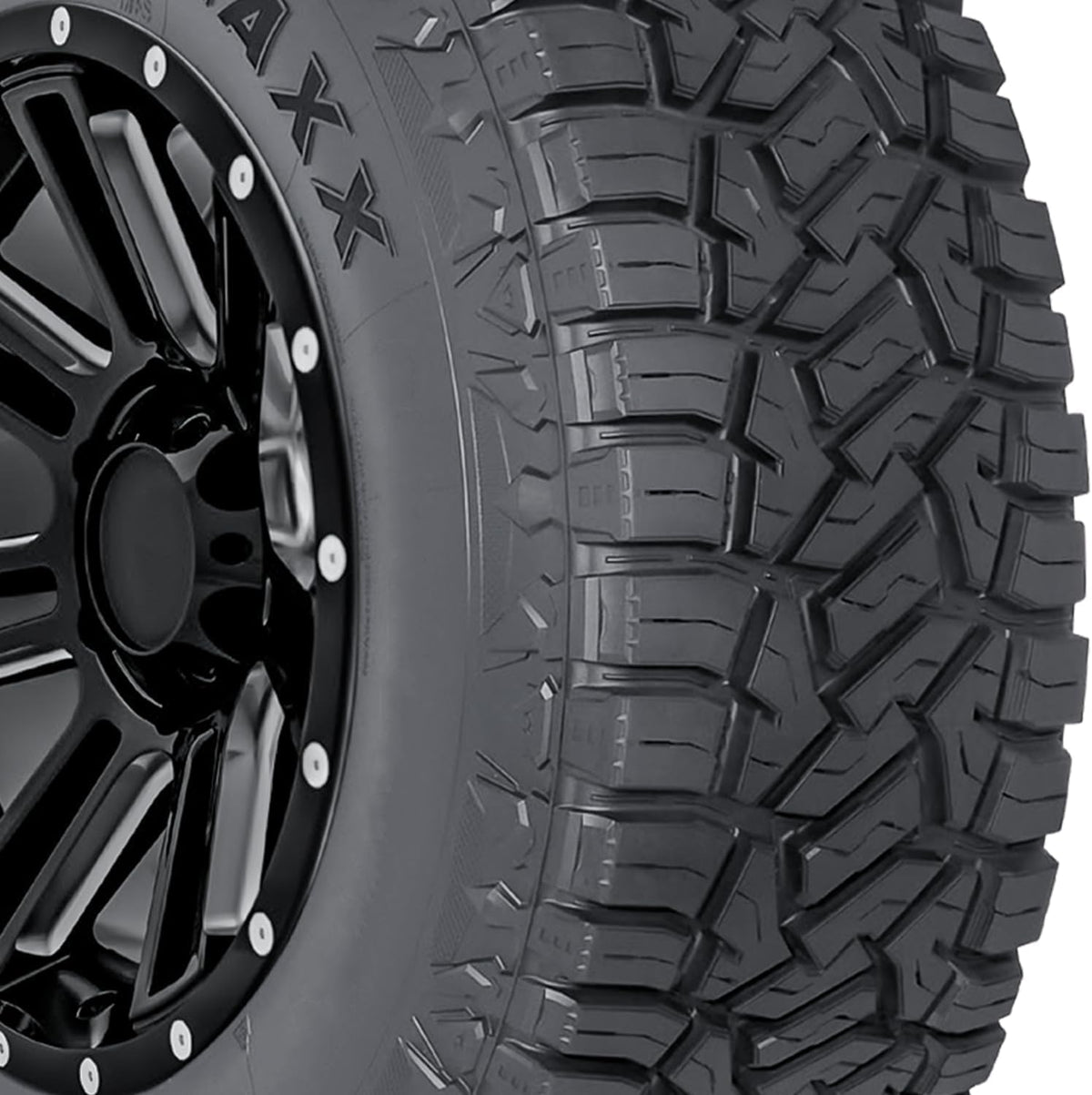 275/60R20 116T XL Light Truck Tire I61800