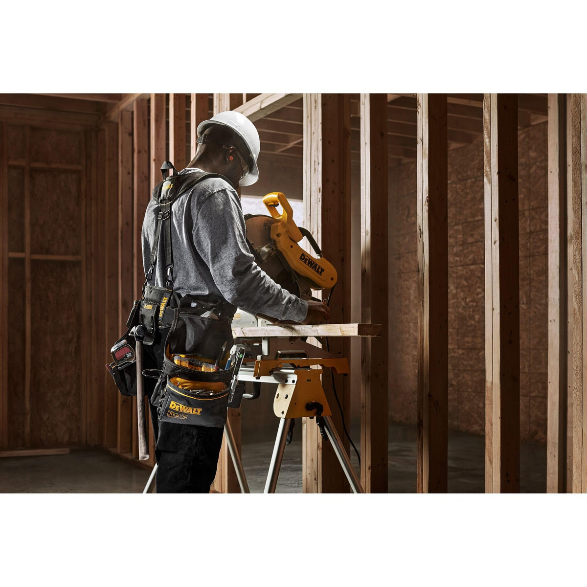 Heavy Duty Tool Belt Organizer with Suspenders and 25 Pockets T702270